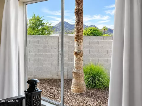 Exterior - 2031 E Vista Dr, Phoenix, AZ 85022 photo 4 of 8