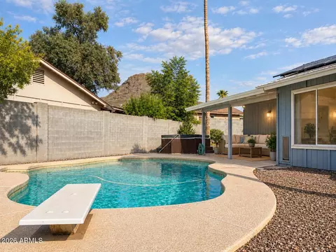 Exterior - 2031 E Vista Dr, Phoenix, AZ 85022 photo 7 of 11