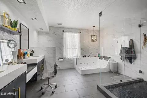 Bath - 2051 E Kael Cir, Mesa, AZ 85213 photo 6 of 6