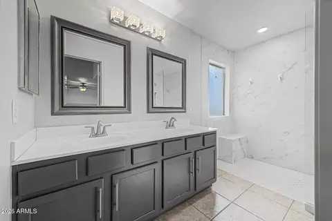 Bath - 2233 E Soft Wind Dr, Phoenix, AZ 85024 photo 1 of 5