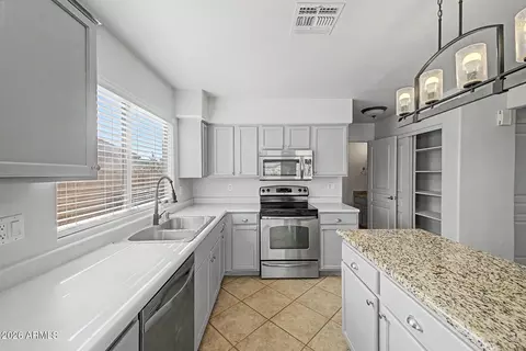 Kitchen - 2233 E Soft Wind Dr, Phoenix, AZ 85024 photo 3 of 4