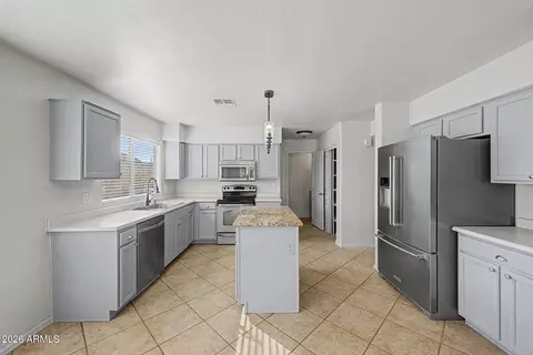 Kitchen - 2233 E Soft Wind Dr, Phoenix, AZ 85024 photo 4 of 4