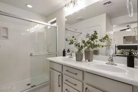 Bath - 3975 E Melinda Dr, Phoenix, AZ 85050 photo 2 of 3