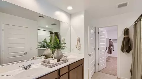 Entry Way - 9614 W Mitchell Dr, Phoenix, AZ 85037 photo 1 of 2