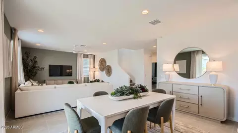 Dining - 9614 W Mitchell Dr, Phoenix, AZ 85037 photo 2 of 2