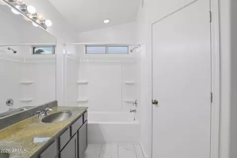 Bath - 1243 E Muriel Dr, Phoenix, AZ 85022 photo 3 of 5