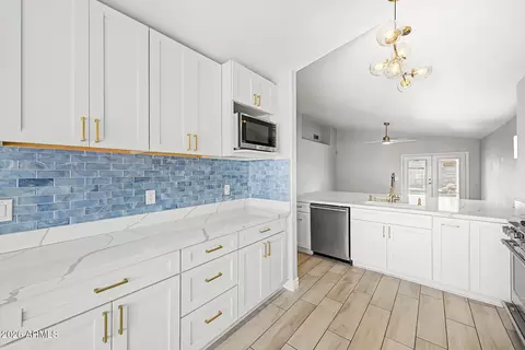 Kitchen - 1687 E Cheyenne St, Gilbert, AZ 85296 photo 5 of 5