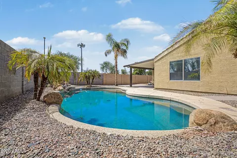 Exterior - 1687 E Cheyenne St, Gilbert, AZ 85296 photo 8 of 9