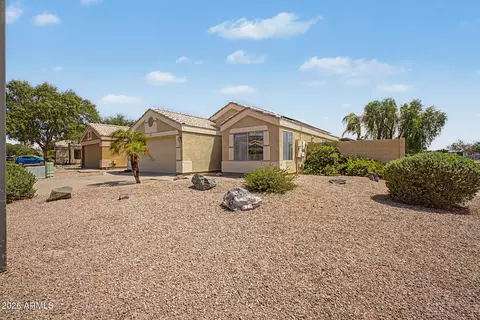Exterior - 1687 E Cheyenne St, Gilbert, AZ 85296 photo 3 of 9