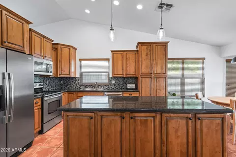 Kitchen - 2063 E Ranch Ct, Gilbert, AZ 85296 photo 4 of 6
