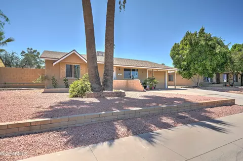Exterior - 2545 E Vista Dr, Phoenix, AZ 85032 photo 2 of 9