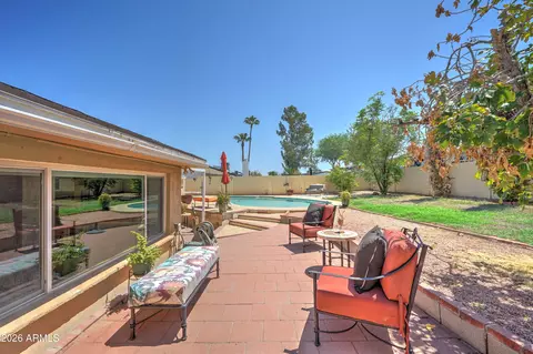 Exterior - 2545 E Vista Dr, Phoenix, AZ 85032 photo 6 of 9