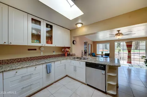 Kitchen - 2545 E Vista Dr, Phoenix, AZ 85032 photo 3 of 4