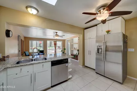 Kitchen - 2545 E Vista Dr, Phoenix, AZ 85032 photo 4 of 4