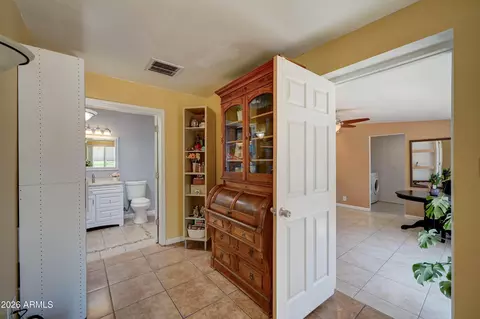 Entry Way - 2545 E Vista Dr, Phoenix, AZ 85032 photo 1 of 1