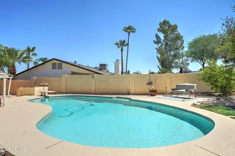 Exterior - 2545 E Vista Dr, Phoenix, AZ 85032 photo 7 of 9
