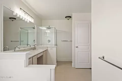Bath - 3843 E Vaughn Ave, Gilbert, AZ 85234 photo 4 of 6