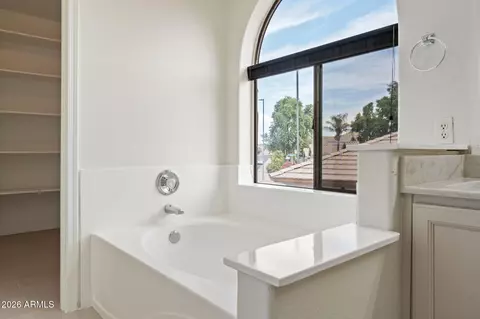 Bath - 3843 E Vaughn Ave, Gilbert, AZ 85234 photo 3 of 6