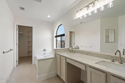 Bath - 3843 E Vaughn Ave, Gilbert, AZ 85234 photo 2 of 6