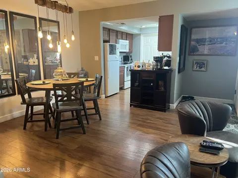 Dining - 6943 W Devonshire Ave #1355, Phoenix, AZ 85033 photo 2 of 2
