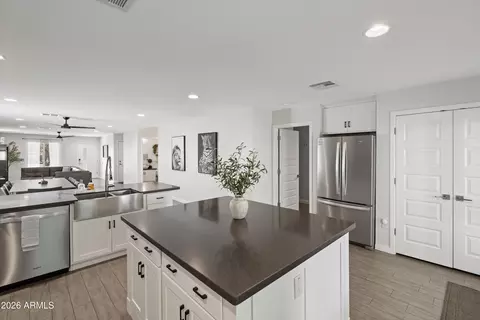 Kitchen - 2324 E Harvard St, Phoenix, AZ 85006 photo 5 of 5