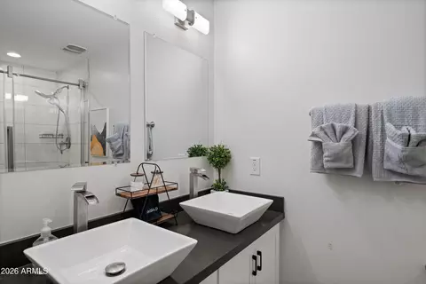 Bath - 2324 E Harvard St, Phoenix, AZ 85006 photo 2 of 4