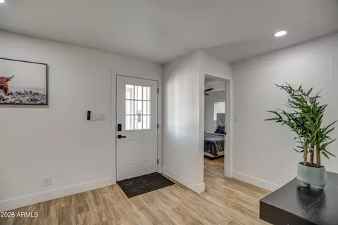 Entry Way - 1725 W Mitchell Dr, Phoenix, AZ 85015 photo 2 of 3