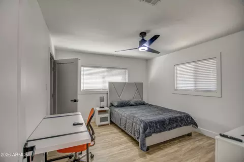 Bedroom - 1725 W Mitchell Dr, Phoenix, AZ 85015 photo 4 of 5