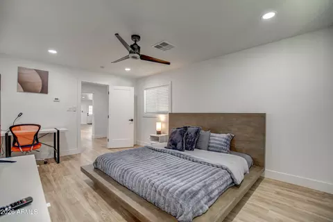 Bedroom - 1725 W Mitchell Dr, Phoenix, AZ 85015 photo 3 of 5