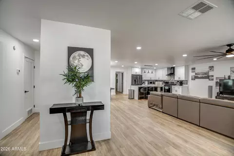 Entry Way - 1725 W Mitchell Dr, Phoenix, AZ 85015 photo 3 of 3