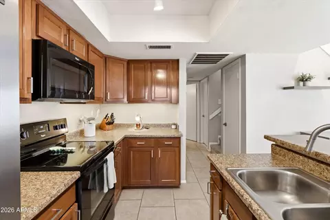 Kitchen - 816 E Morningside Dr, Phoenix, AZ 85022 photo 1 of 2
