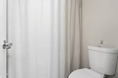 Bath - 816 E Morningside Dr, Phoenix, AZ 85022 photo 3 of 3