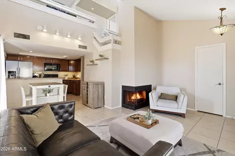 Living - 816 E Morningside Dr, Phoenix, AZ 85022 photo 1 of 2