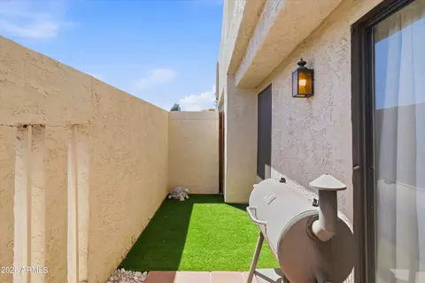 Exterior - 816 E Morningside Dr, Phoenix, AZ 85022 photo 2 of 5