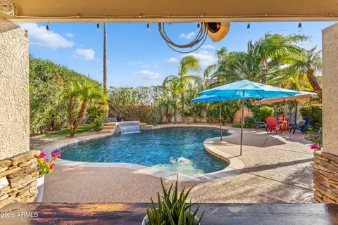 Exterior - 2045 E Ruby Ln, Phoenix, AZ 85024 photo 4 of 10