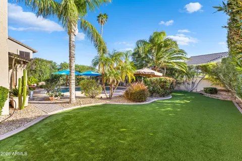 Exterior - 2045 E Ruby Ln, Phoenix, AZ 85024 photo 6 of 10