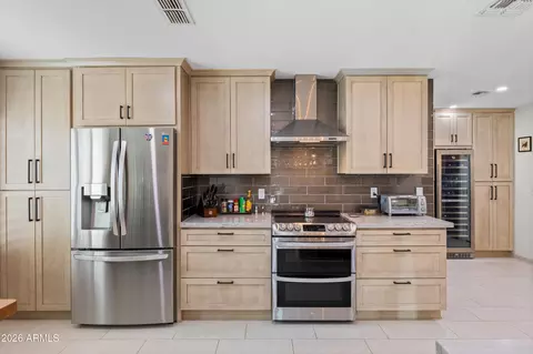 Kitchen - 2045 E Ruby Ln, Phoenix, AZ 85024 photo 7 of 8