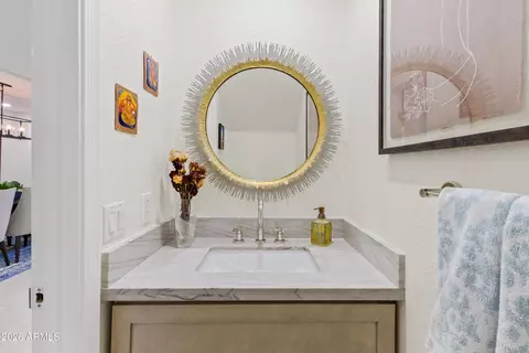Bath - 2045 E Ruby Ln, Phoenix, AZ 85024 photo 1 of 6