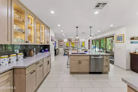 Kitchen - 2045 E Ruby Ln, Phoenix, AZ 85024 photo 8 of 8