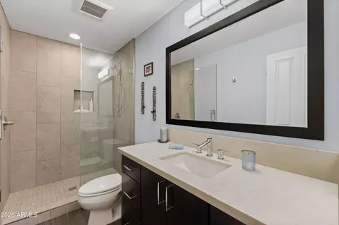 Bath - 2045 E Ruby Ln, Phoenix, AZ 85024 photo 6 of 6