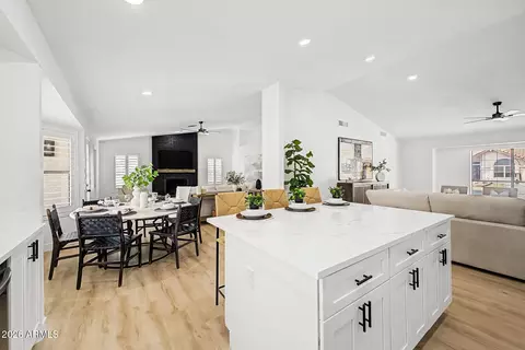 Kitchen - 685 E Linda Ln, Gilbert, AZ 85234 photo 2 of 4