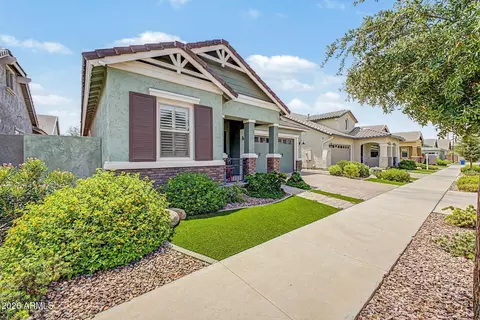 Exterior - 4101 E Jesse St, Gilbert, AZ 85295 photo 4 of 9