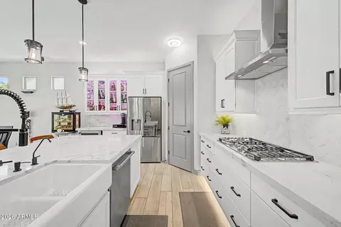 Kitchen - 4101 E Jesse St, Gilbert, AZ 85295 photo 2 of 4