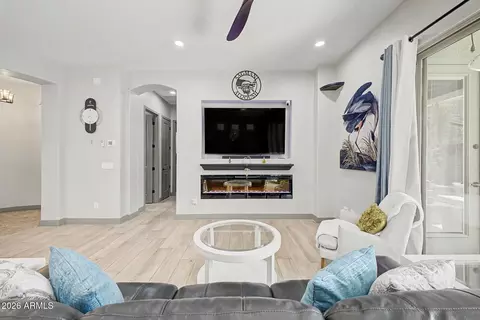 Living - 4101 E Jesse St, Gilbert, AZ 85295 photo 1 of 2
