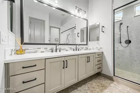 Bath - 4101 E Jesse St, Gilbert, AZ 85295 photo 2 of 5