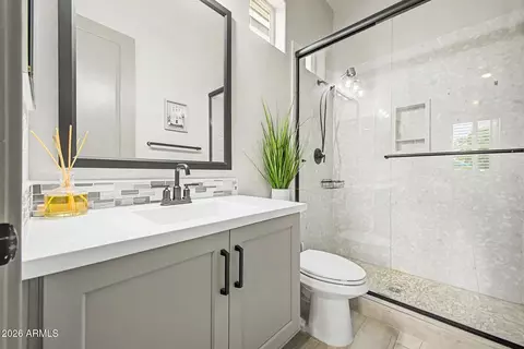 Bath - 4101 E Jesse St, Gilbert, AZ 85295 photo 4 of 5