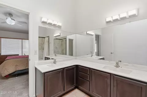 Bath - 1643 E Wagoner Rd, Phoenix, AZ 85022 photo 1 of 3