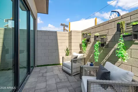 Exterior - 377 E Windsor Ave #3, Phoenix, AZ 85004 photo 2 of 5