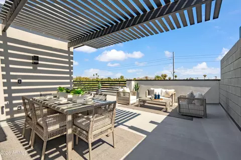 Exterior - 377 E Windsor Ave #3, Phoenix, AZ 85004 photo 4 of 5