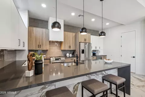 Kitchen - 377 E Windsor Ave #3, Phoenix, AZ 85004 photo 2 of 3